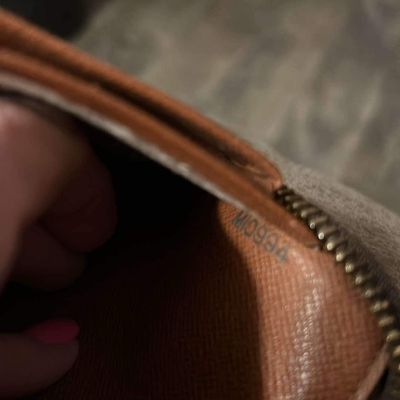 Vintage LV oversized wallet - Picture 10 of 11